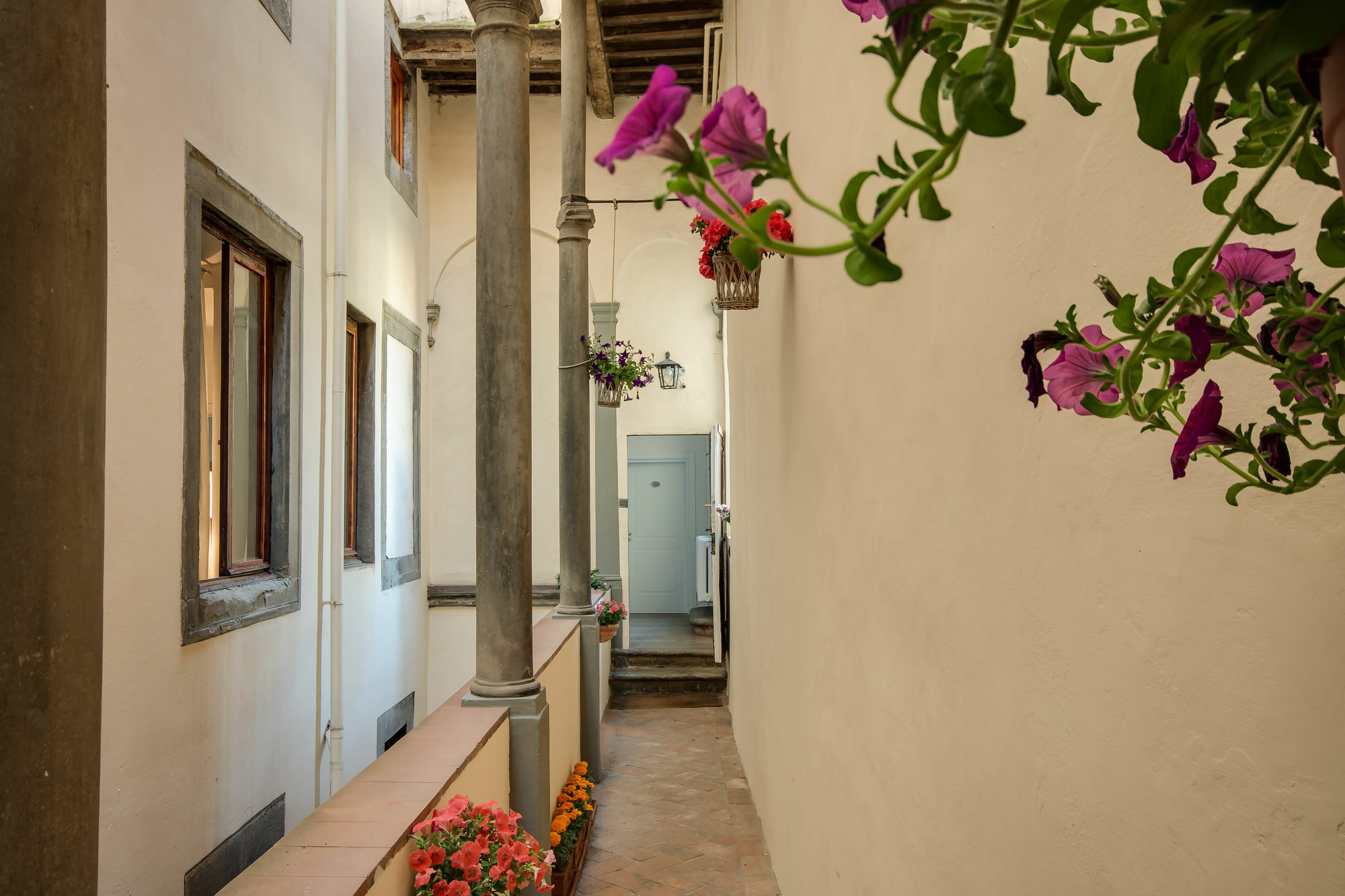 Residenza D'Epoca Borgo Albizi Hotel Флоренция Екстериор снимка